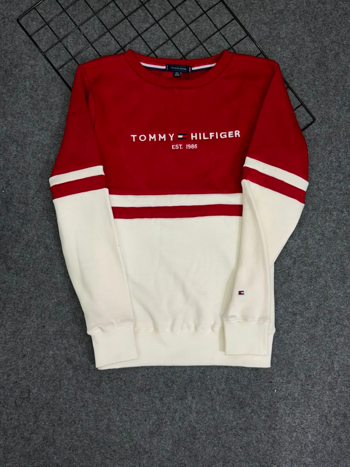 Moletom Gola Careca Tommy Hilfiger Masculino Vermelha — Conforto e Estilo