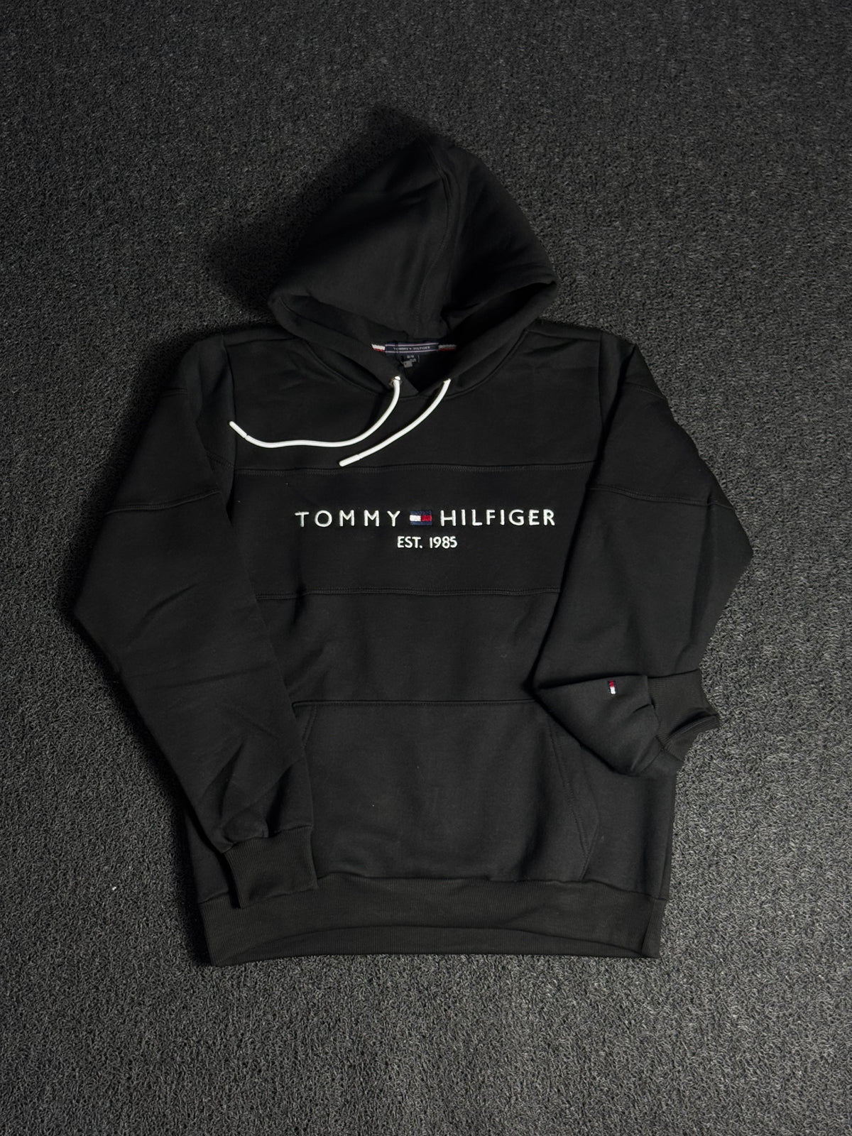 Moletom Canguru Tommy Hilfiger Masculino Preta — Conforto e Estilo