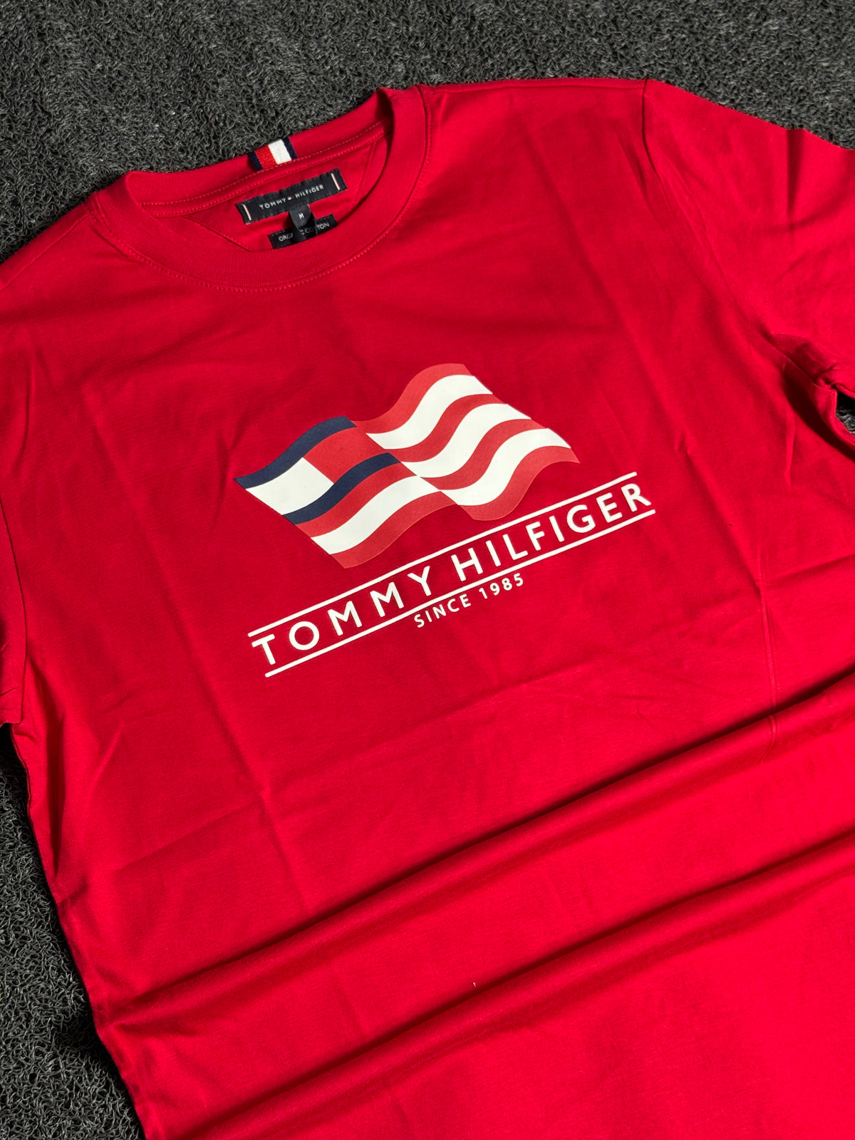 Camisa Tommy Hilfiger Masculina Vermelha — Estilo Casual